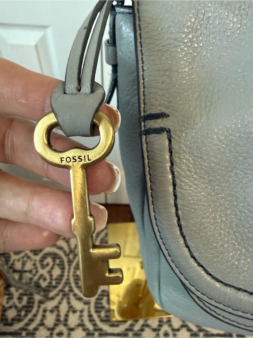 Fossil Peyton Double Flap Gray Leather Crossbody Shoulder Signature Key Charm - Picture 4 of 15